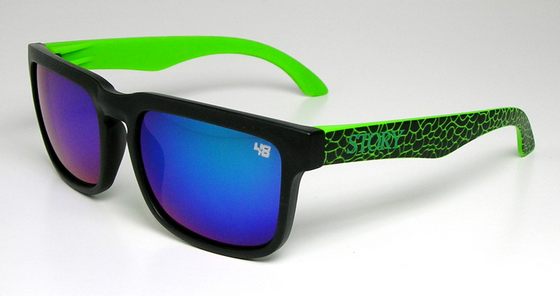 Square wayfarer